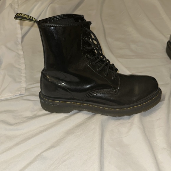 Size 10L women’s shiny leather Doc Martens - Picture 3 of 6